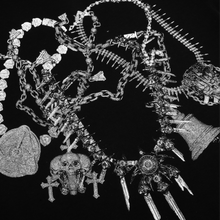 Load image into Gallery viewer, YEAT CHAINS TEE
